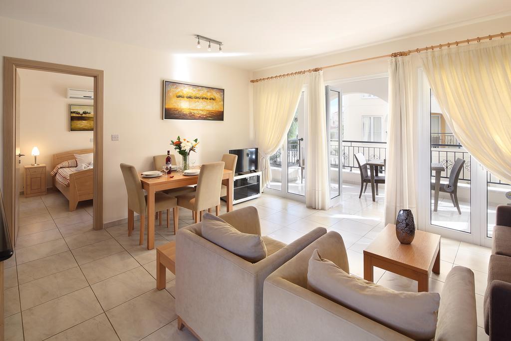 Adamou Gardens Leilighet Paphos Eksteriør bilde