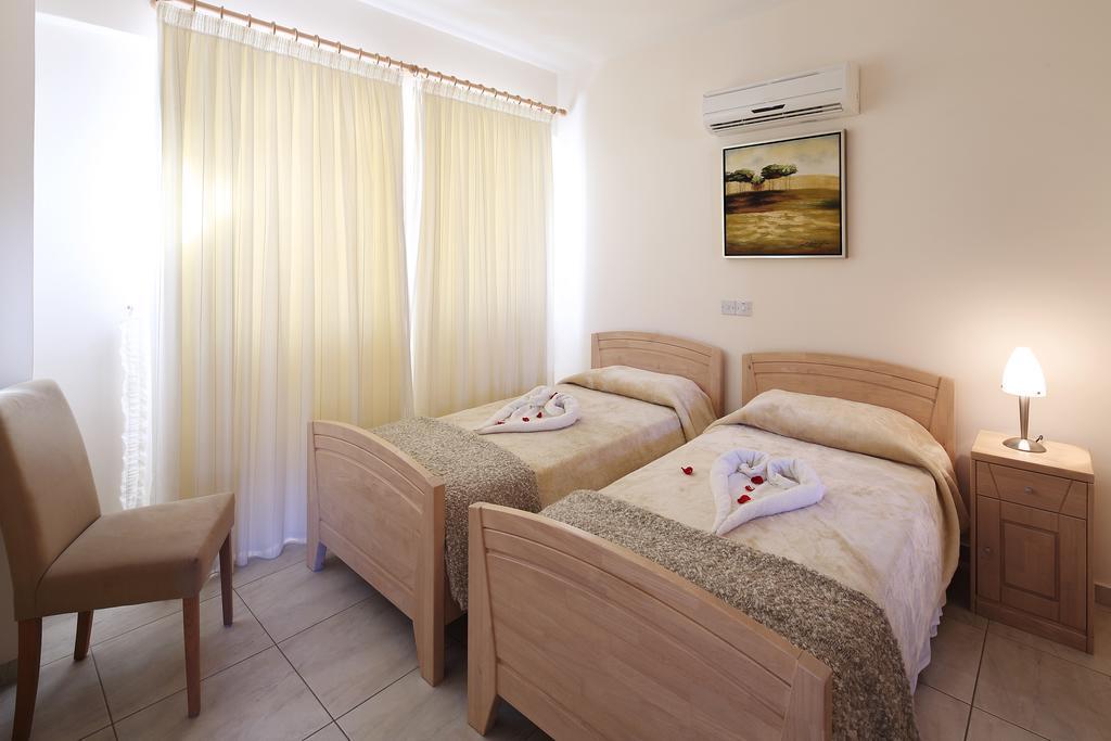 Adamou Gardens Leilighet Paphos Eksteriør bilde